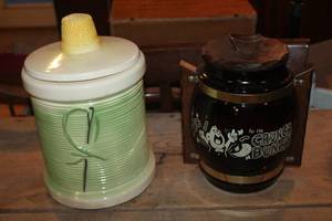 lot 2525 image: Vintage Cookie Jars
