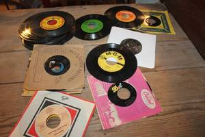 lot 2537 image: Misc. Vintage 45 Records