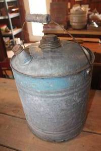 lot 2542 image: Vintage 5 Gallon Gas Can