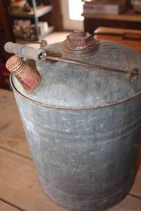 lot 2543 image: Vintage 5 Gallon Gas Can