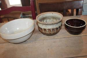 lot 2554 image: Vintage Crock Bowls