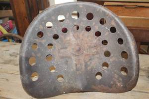 lot 2578 image: Anitque Tractor Seat