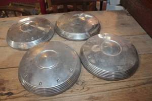 lot 2579 image: Vintage Ford Hub Caps