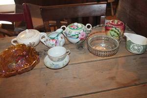 lot 2339 image: Vintage Creamers, Sugar Bowl & More