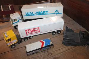 lot 2342 image: Toy Semi Trucks and More