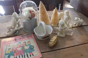 lot 2370 image: Snowbabies Figurines and More