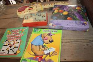 lot 2389 image: Working Electric Guitar, Puzzles & More