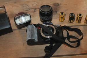 lot 2401 image: Minolta Camera and More