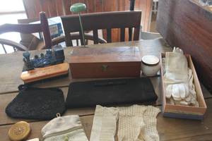 lot 2407 image: Vintage Gloves, Compacts and More