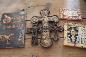 lot 2409 image: Home Dcor Decorations