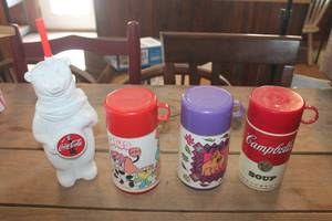 lot 2431 image: Vintage Lunchbox Thermos & More