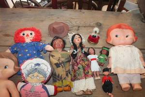 lot 2433 image: Vintage Dolls