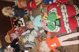 lot 2434 image: Vintage Dolls Cabbage Patch & More