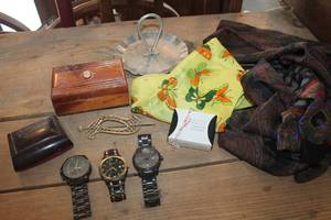 lot 2450 image: Mens Watches Elgin, Dresser Trinket Boxes and More