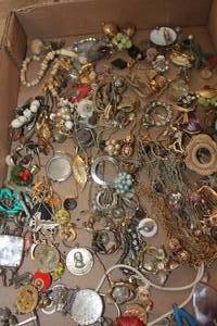 lot 2452 image: Flat of Misc. Vintage Jewelry