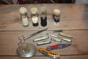 lot 2467 image: Vtg. Mother of Pearl Pocket Knives and More
