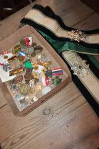 lot 2471 image: Vintage Foreign Pins and More