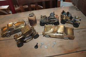 lot 2488 image: Vintage Metal Car Banks