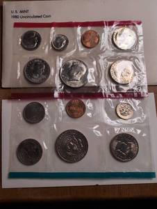 lot 1002 image: U.S. Mint 1980 Uncirculated Coin Set