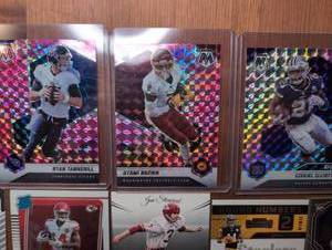 lot 4006 image: Sports Cards Modern Kansas City Chiefs Football Card Lot