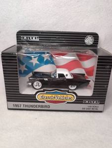 lot 7013 image: ERTL Classic Vehicles 1957 Thunderbird 143 Scale Die Cast Metal