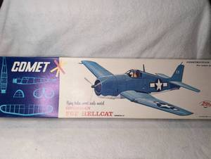 lot 8001 image: Comet Grumman F6F Hellcat Flying Balsa Wood Scale Model Wingspan 24
