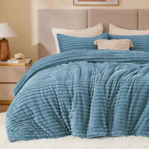 lot 761 image: $54 BEDELITE Fleece Full Comforter Set, Blue Fog, 2 Pillowcases