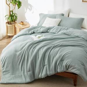 lot 809 image: $48 Bedsure Sage Green Queen Comforter Set - 3-Pieces(90x90)2 Shams