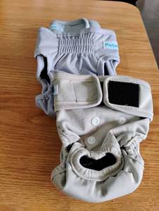 lot 1503 image: PouLoo Cloth Dog Diapers with Inserts 2-Pack
