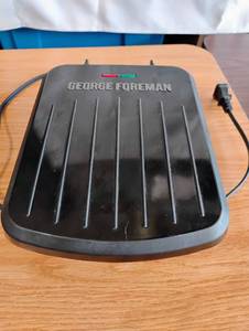 lot 1533 image: George Foreman Grill Contact Electric Griddle
