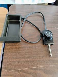 lot 1543 image: Presto Thermostat Control Unit for Griddle with Probe and Grease Trap