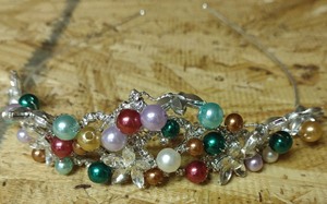 lot 101 image: Beaded Tiara Headpiece with Multicolor Pearls and Crystals DP60