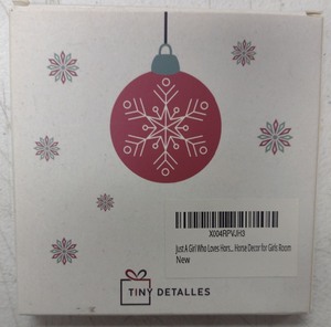 lot 127 image: Tiny Detalles Horse Decor Girls Room Holiday ornament DP60