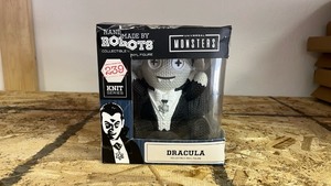 lot 151 image: Handmade by Robots Universal Monsters Dracula Knit Series 239 Collectible Vinyl Figure GS80