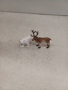 lot 18163 image: Schleich Arctic Animal Bundle 2 Piece Figure Set