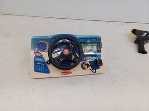 lot 18310 image: Melissa & Doug Interactive Dashboard Steering Wheel Toy