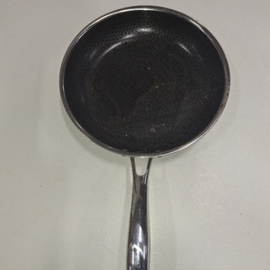 lot 2141 image: Hexclad 10 Inch Fry Pan