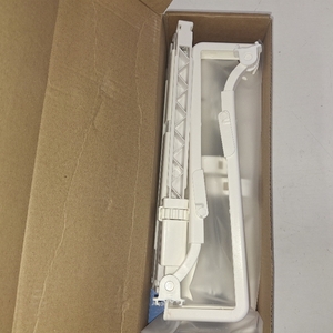 lot 2375 image: Adjustable Aluminum Air conditioners air conditioner Deflector