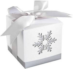 lot 2575 image: LASLU Wedding Candy Boxes- Snowflake Candy Bag With Gift Ribbons for Wedding Party Favor Party Decoration Favors Gifts (50pcs, Snowflake)