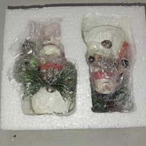 lot 3081 image: FairySandy 2 Pcs Snowman Figurines Christmas Decorations Winter Indoor Home Decor Christmas Snowman Figurines Table Decorations Cute Xmas Gifts Handmade Resin Winter Indoor
