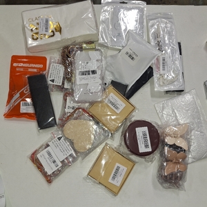 lot 3124 image: Lot of Misc New Items