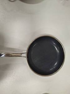 lot 3442 image: Hexclad 10 Inch Fry Pan