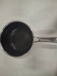 lot 3446 image: Hexclad 2qt Sauce Pan