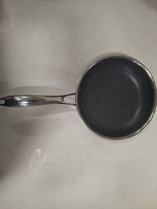 lot 3738 image: Hexclad 8 Inch Fry Pan