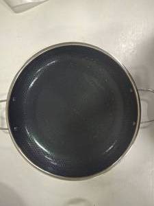 lot 3740 image: Hexclad 14 Inch Fry Pan
