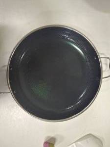 lot 3741 image: Hexclad 14 Inch Fry Pan