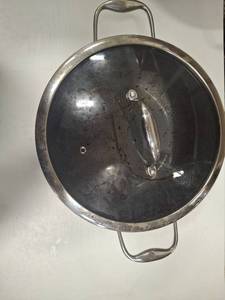 lot 3742 image: Hexclad 8QT Stock Pan With Lid