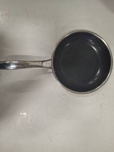 lot 3746 image: Hexclad 8 Inch Fry Pan
