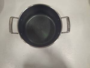 lot 3751 image: Henckels 8qt Stock Pan