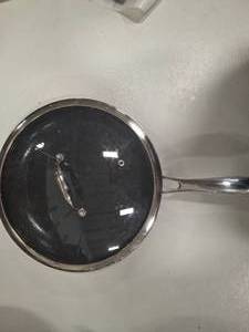 lot 3760 image: Hexclad 12 Inch Fry Pan With Lid